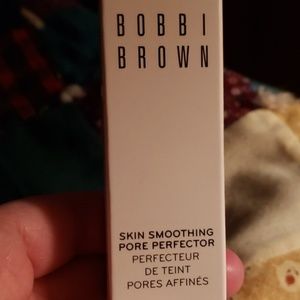 Skin smoothing pore perfector
